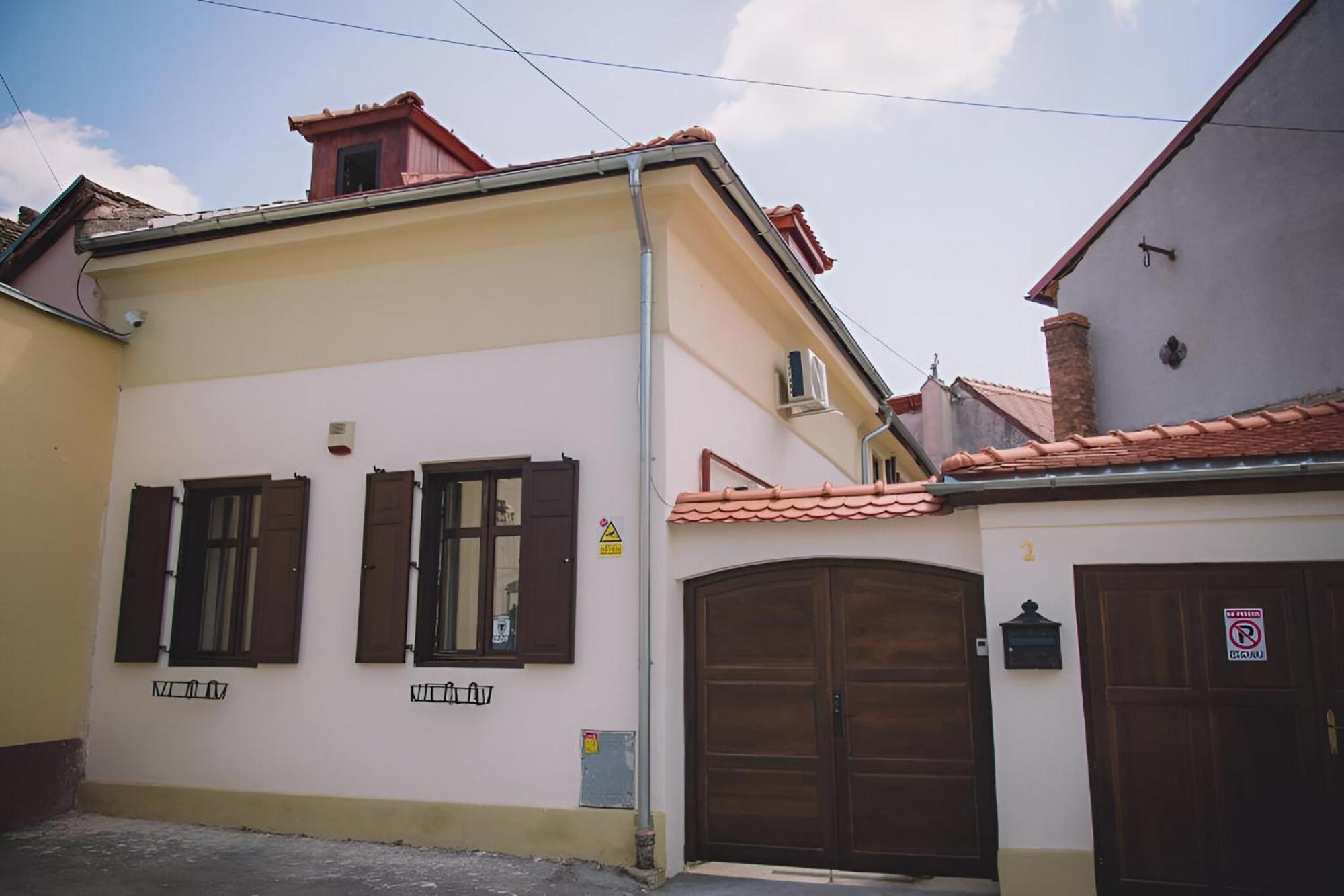 Cochet House Sibiu Aparthotel Екстериор снимка